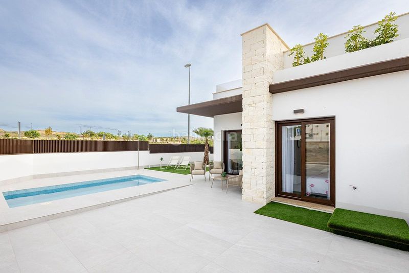 Foto bdd60c32-772c-40af-b957-8fdb61b5ab7c. Maison jumelée avec parking piscine dans Desamparados - Hurchillo - Torremendo Orihuela