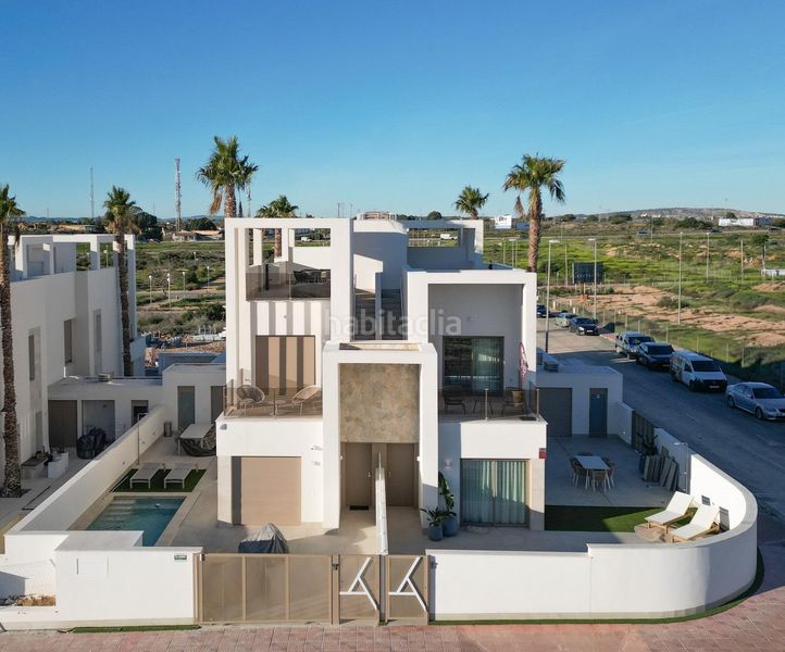 Foto ceb0d37a-ef99-4621-857c-8051e4319819. Casa aparellada amb aparcament piscina a Las Lomas de Rame-Bahía Bella Alcázares (Los)