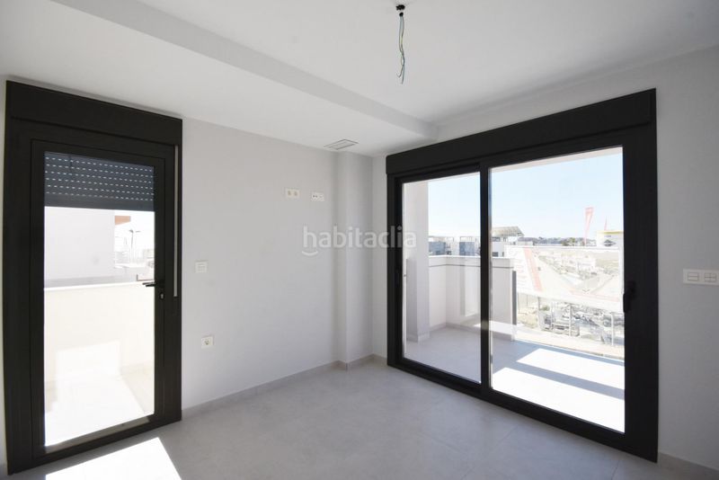 Foto 6186bfa0-7b3f-4f26-a0ff-6acd610e9c34. Casa pareada modernas villas adosadas con vistas al mar en puerto en Mazarrón