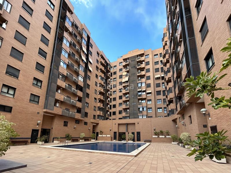 Foto a659bc30-983d-4fa8-b4b0-792f676ddd1f. Planta baixa amb piscina a Babel Alicante