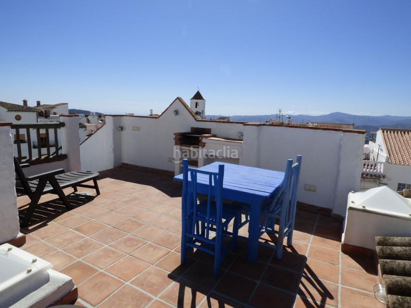 Foto c98ee19b-ddec-4e0c-904f-93fcf73d4c4c. Casa amb xemeneia a Canillas de Aceituno