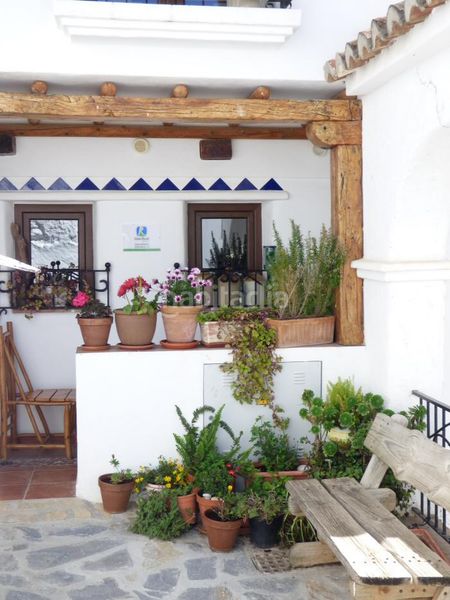 Foto f253a4d1-0399-460b-a134-515d7c5b3f33. Casa amb xemeneia a Canillas de Aceituno