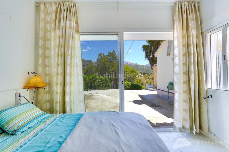 Foto 46b1215c-ac89-4bad-88f6-0d55a3354da0. Casa amb xemeneia a Cómpeta