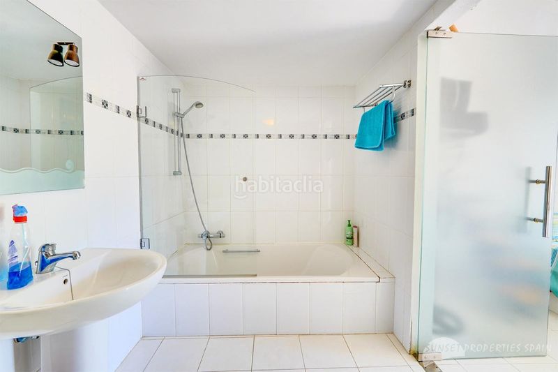 Foto 82e7b616-21d9-41a1-8830-d6530c872688. Casa amb xemeneia a Cómpeta