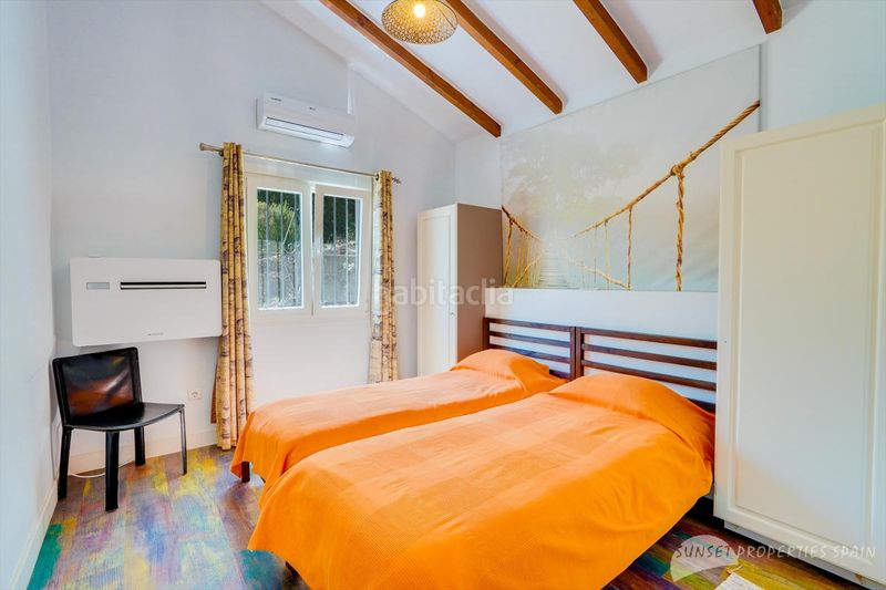 Foto b79a6f86-c35a-448e-bacb-627a6d70f5c7. Casa amb xemeneia a Cómpeta