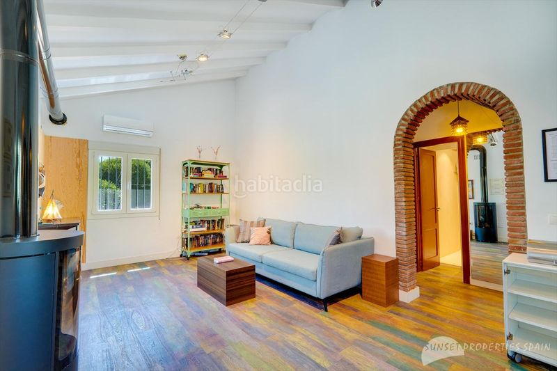 Foto df002930-2172-4c2d-9182-728d227e903f. Casa amb xemeneia a Cómpeta