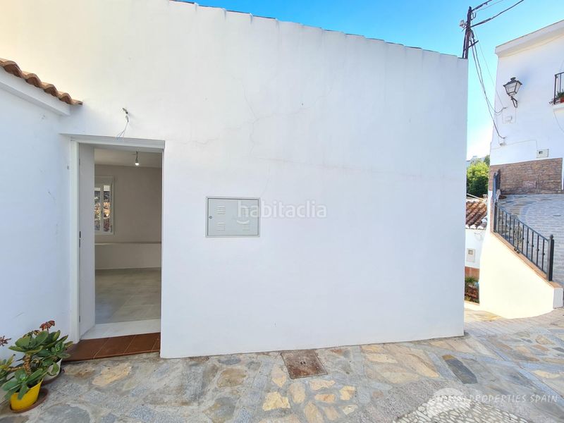 Foto 8057e25d-0760-4155-ac74-c4144af9ef57. Casa aparellada a Almáchar