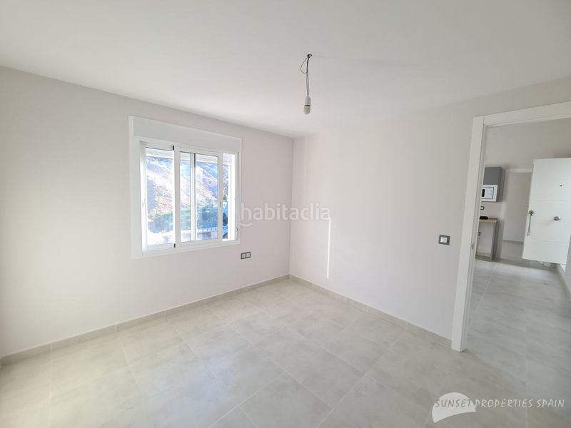 Foto b4ce3e1d-ff5f-4f52-9e84-03f0ad60bf9a. Casa aparellada a Almáchar