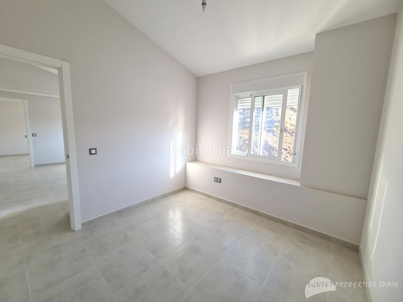 Foto c210d153-1b38-4821-a326-d25b5cbbed69. Casa aparellada a Almáchar