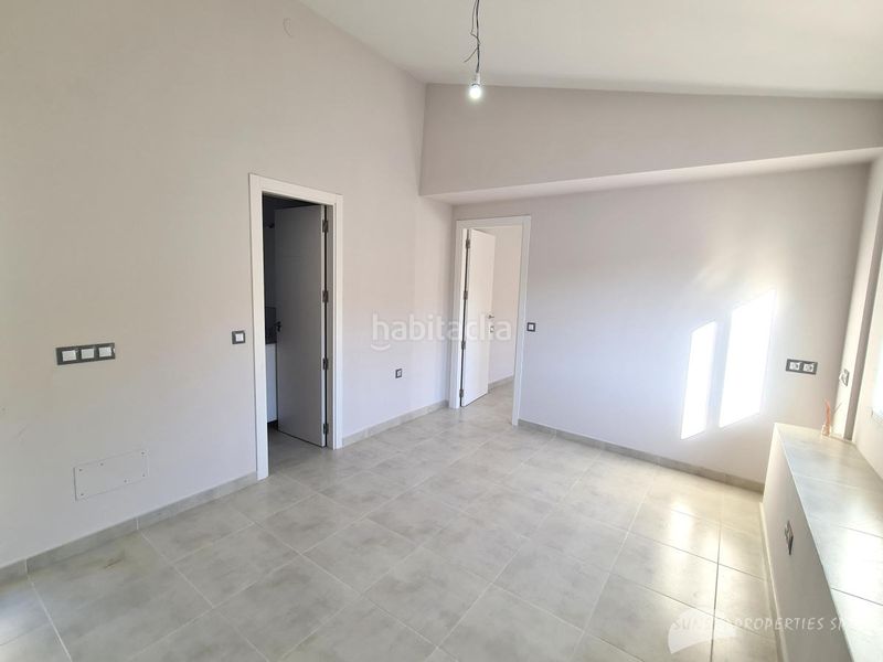 Foto e30abb10-a9eb-457f-9cea-7a14e7507d6b. Casa aparellada a Almáchar