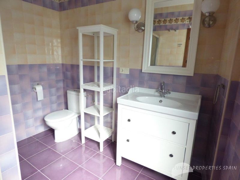 Foto 4938e99c-2e65-41d7-b72a-1744d434621a. Casa aparellada amb xemeneia a Salares