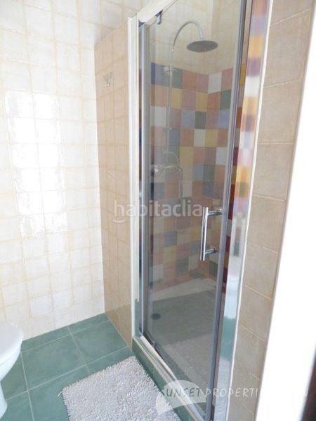 Foto 67ab2158-a45c-4296-97e7-4dc2b1581e6e. Casa aparellada amb xemeneia a Salares