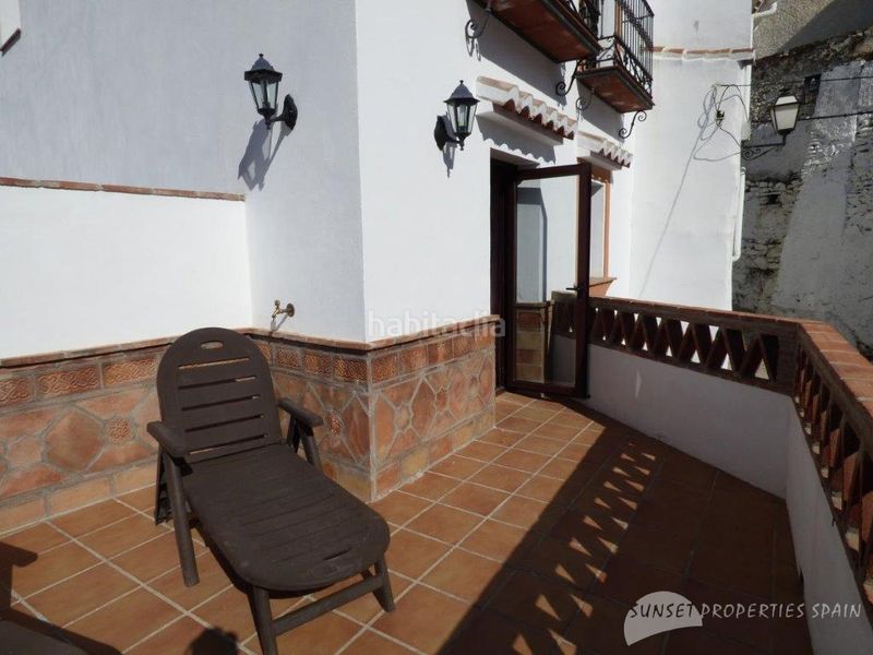 Foto 8f69f81f-b4de-4917-9331-2eee65a6dfc0. Casa aparellada amb xemeneia a Salares