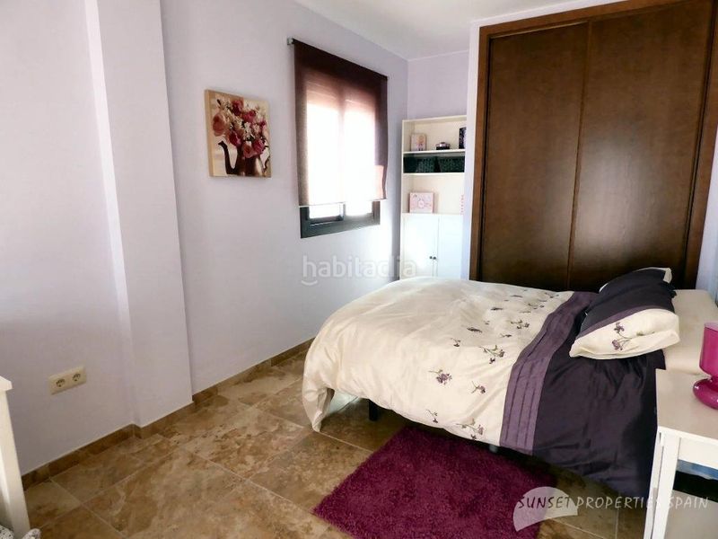 Foto cf5e1bd2-e241-4b3c-9a38-c64d507e290f. Casa aparellada amb xemeneia a Salares