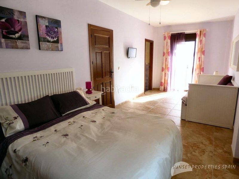Foto edbab4f0-cecf-42fb-810d-fcfd94cca222. Casa aparellada amb xemeneia a Salares