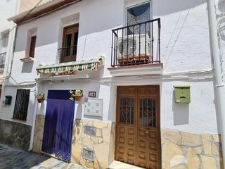 Haus in Árchez. Gran casa de pueblo, necesita reforma - buena oportunidad