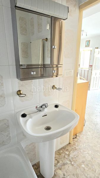 Foto 9f9806b9-0b0b-4c30-b515-43ee3aa449eb. Casa aparellada a Benamargosa