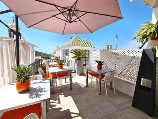 Edifici a Cómpeta. B & b altamente calificado en una ubicación privilegiada