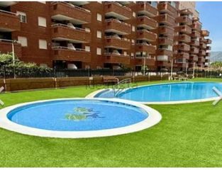 Apartamento en Playa Coral - Torremar. Venta de apartamento de 2 dormitorios con piscina, garage y tras