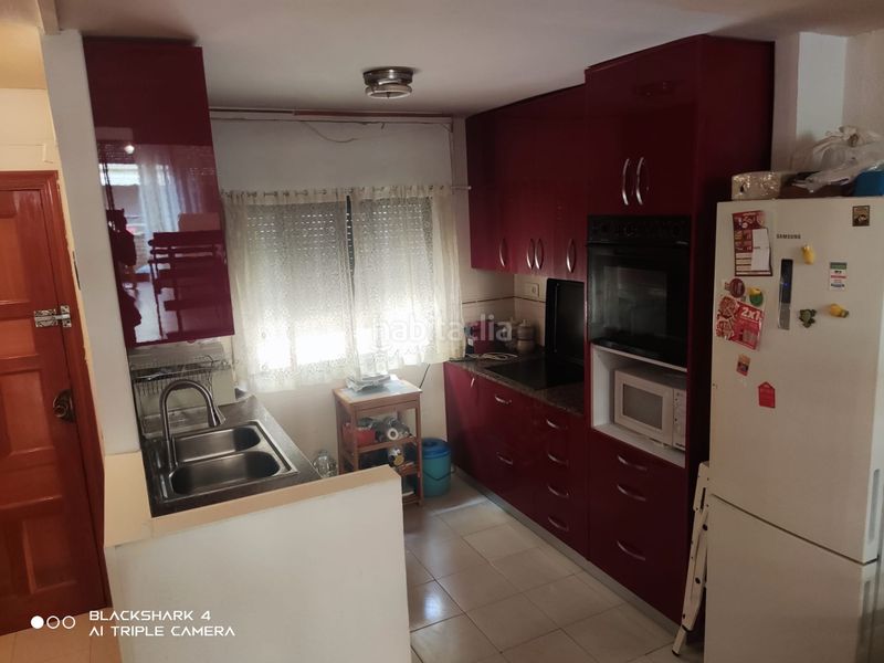 Foto 0d389454-d17d-4c09-8ab0-ecf574f33e90. Casa adossada amb xemeneia calefacció aparcament a Oropesa del Mar