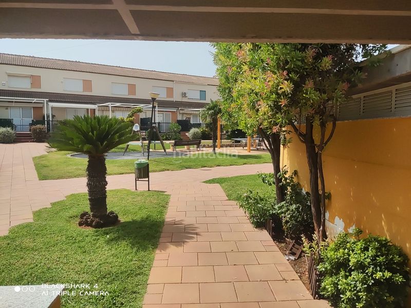 Foto 5d6c43dc-ea1e-4a8a-9b5e-8b53439d5ae1. Casa adossada amb calefacció aparcament piscina a Oropesa del Mar