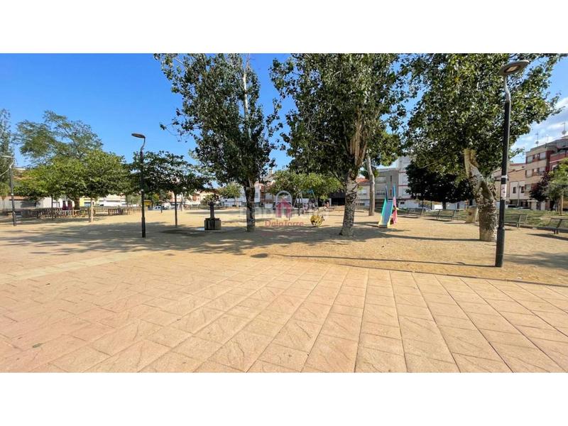 Foto 874228d4-7c39-4372-a77f-f17b08a23f83. Piso  seminuevo en venta tocando avda. de barcelona de 35m construidos. en Terrassa