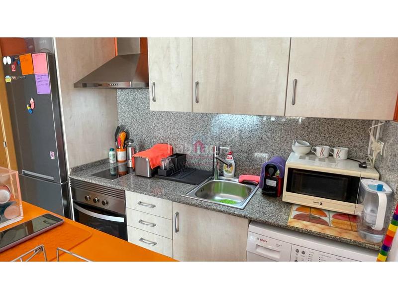Foto aa2d5b43-c27b-4d73-924b-1bb9500405b8. Piso  seminuevo en venta tocando avda. de barcelona de 35m construidos. en Terrassa
