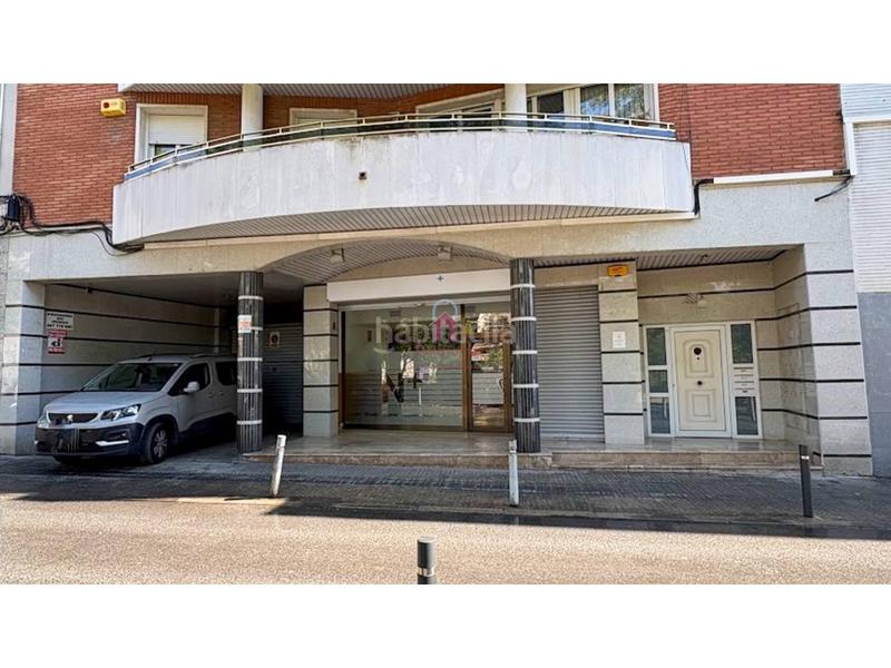 Foto ab37305c-f373-4b51-8f5a-e0c92a720da0. Alquiler local comercial en transversal 224 local comercial en alquiler en st. pere, carrer transversal en pleno eje comercial del barrio tocando al mercat del trio en Terrassa