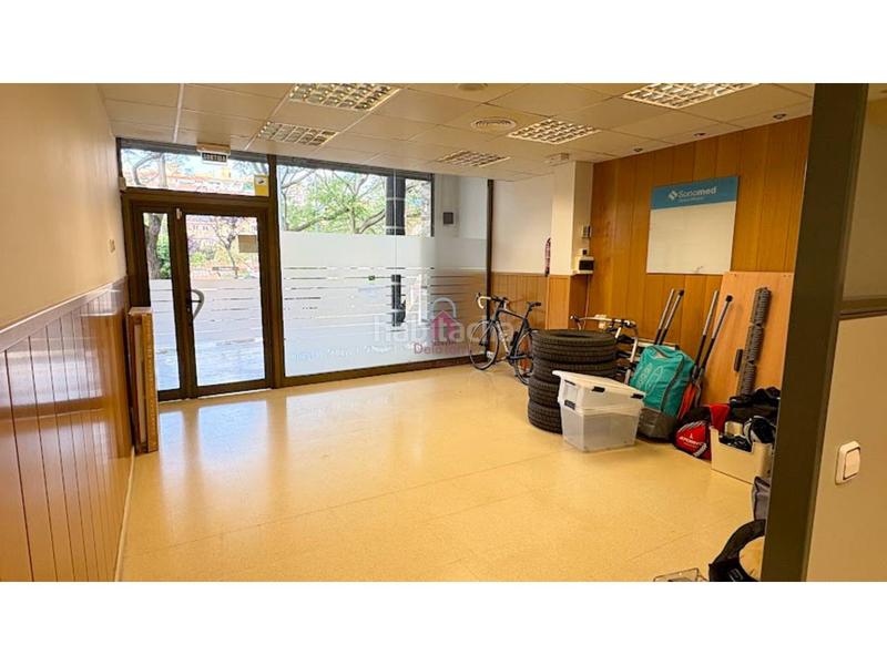 Foto d4b47209-9ec9-407c-a431-15e323205aab. Alquiler local comercial en transversal 224 local comercial en alquiler en st. pere, carrer transversal en pleno eje comercial del barrio tocando al mercat del trio en Terrassa