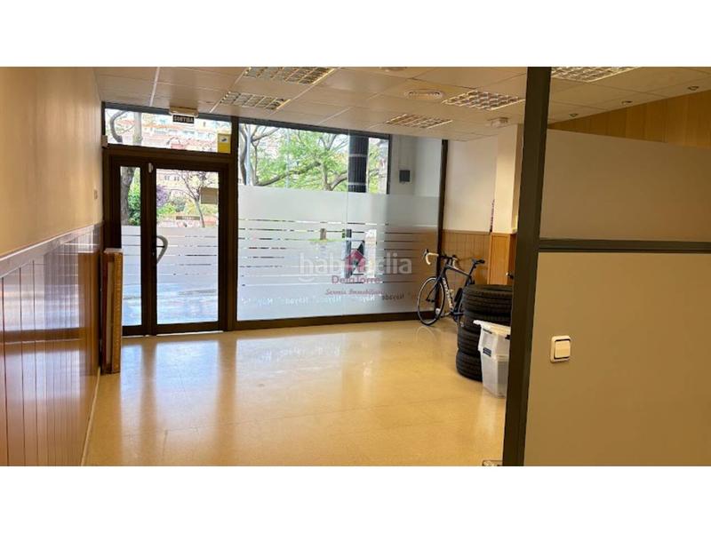 Foto da06d7ba-63ac-45c9-a056-440afb15ab2e. Alquiler local comercial en transversal 224 local comercial en alquiler en st. pere, carrer transversal en pleno eje comercial del barrio tocando al mercat del trio en Terrassa