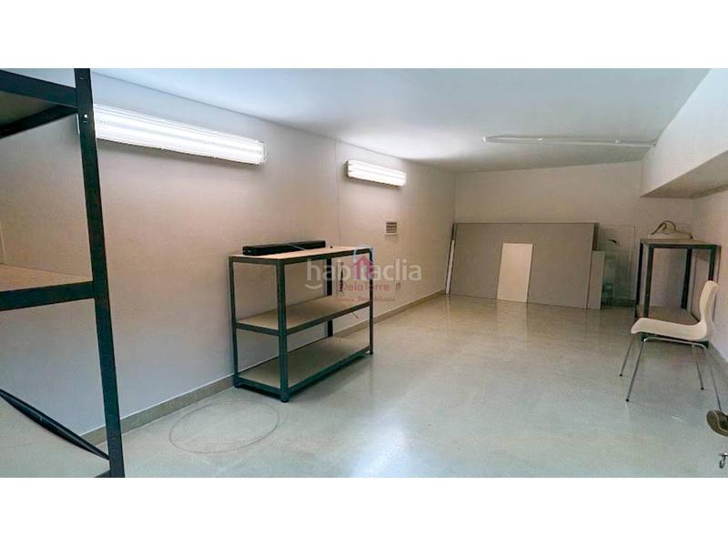 Foto e2961e96-f59f-4b20-a696-601baf13619d. Alquiler local comercial en transversal 224 local comercial en alquiler en st. pere, carrer transversal en pleno eje comercial del barrio tocando al mercat del trio en Terrassa