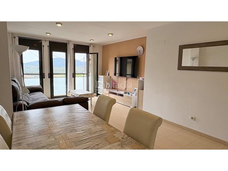 Foto 57951680-8a52-4075-a867-37b68509d653. Piso  en venta en el centre del poble d, con salida a dos balcones y vistas espectaculares. en Ullastrell