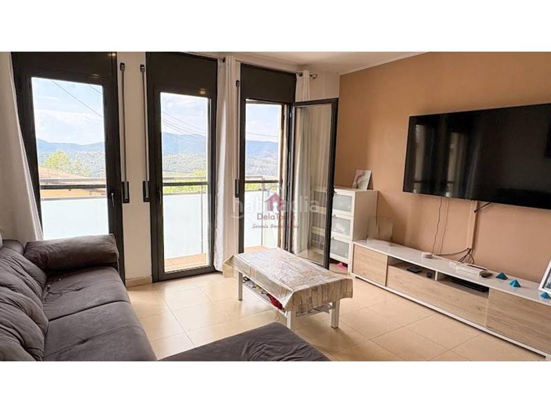 Foto a47e31bf-714f-43c0-8fd4-51b2c1d5d167. Piso  en venta en el centre del poble d, con salida a dos balcones y vistas espectaculares. en Ullastrell