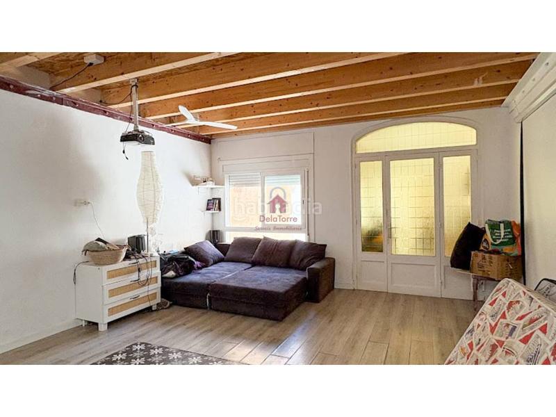 Foto 000b514b-4fbe-4464-8484-ba82f219930c. Casa pareada casa en en venta ca naurell de 210m construidos con salida a patio, dos terrazas y garaje. en Terrassa