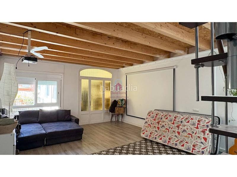 Foto abab2b25-661e-4810-8fb7-a95b1ce82907. Casa pareada casa en en venta ca naurell de 210m construidos con salida a patio, dos terrazas y garaje. en Terrassa