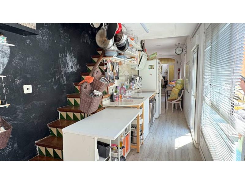 Foto d679aa1f-8547-403d-bef1-b0df67e33c7e. Casa pareada casa en en venta ca naurell de 210m construidos con salida a patio, dos terrazas y garaje. en Terrassa