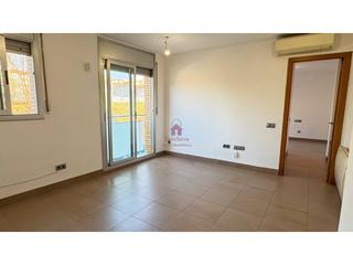 Appartement  Aneto. Piso seminuevo totalmente exterior con salida a dos balcones tip