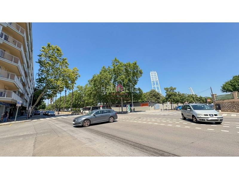 Foto cfc077aa-2698-48bb-8c3a-fdc89e457860. Rent business premise in Zona Esportiva Terrassa