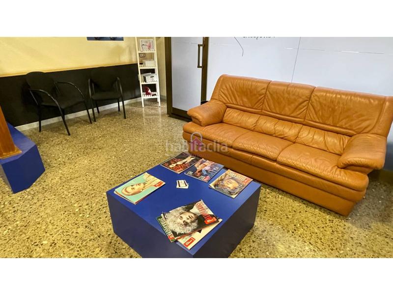Foto 3fe2b6c3-f01d-4a61-9e75-832835aa51f9. Alquiler local comercial peluquería en alquiler en sant pere en Terrassa