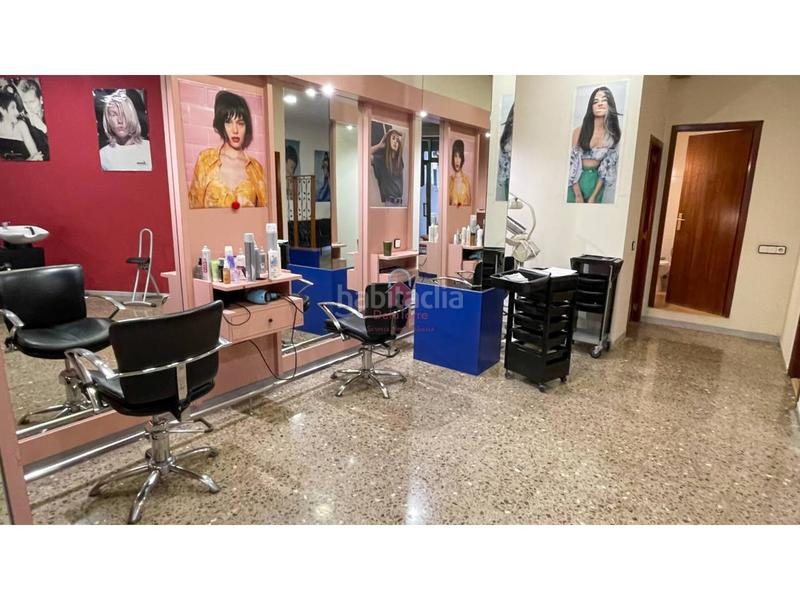 Foto 50d8e0ed-7571-4b5e-b81c-615cf5e16a5b. Alquiler local comercial peluquería en alquiler en sant pere en Terrassa
