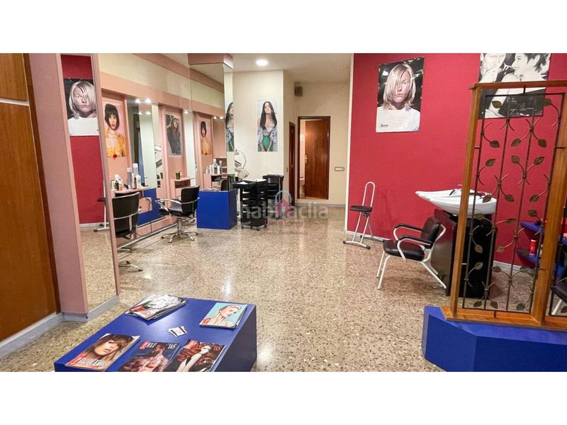 Foto 70232f4e-4960-4bdd-971c-24422b4af5d5. Alquiler local comercial peluquería en alquiler en sant pere en Terrassa