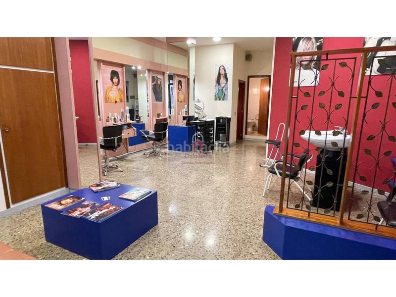 Foto 988183f6-d5de-41a2-9330-ad10caea02ea. Alquiler local comercial peluquería en alquiler en sant pere en Terrassa