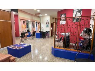 Location Local commercial  Bartrina. Peluquería en alquiler en sant pere terrassa