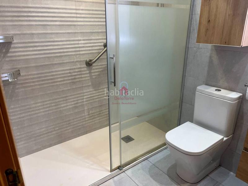 Foto f645d32f-b74e-4273-b026-e3bdf9a3296b. Piso  seminuevo en venta con parking y trastero, tocando avda. jaume i en Terrassa
