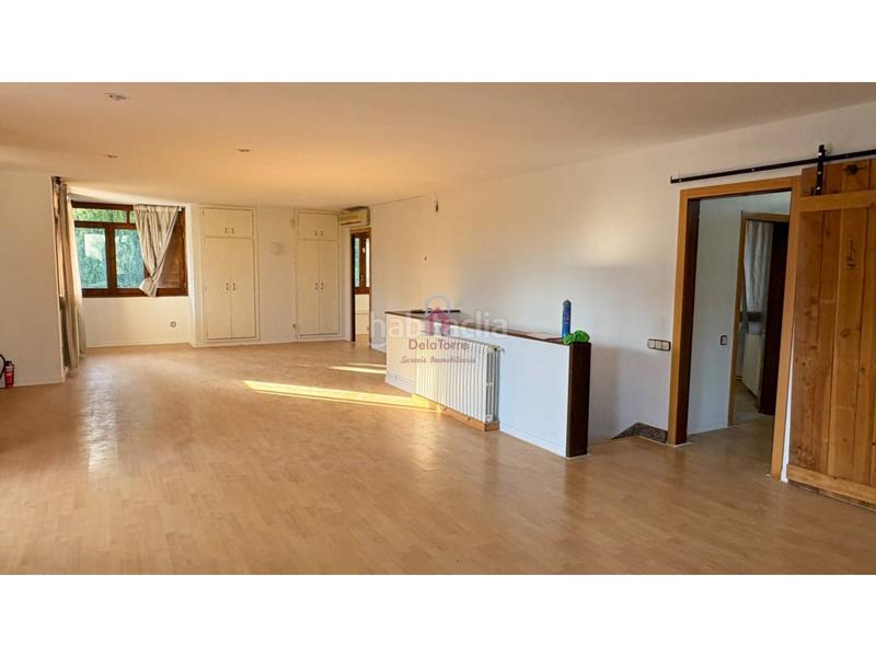 Foto b19a9e29-3bea-467b-b3ea-11fab9e76f48. Casa  de 200m construidos en venta a 4 vientos en la urbanización font de lespardenya, en Terrassa
