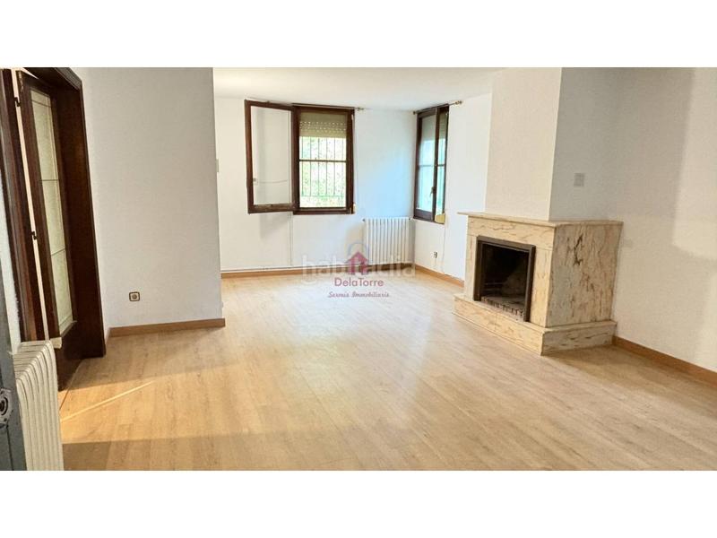 Foto fad59d33-587e-474e-ad1e-4175b138b1f2. Casa  de 200m construidos en venta a 4 vientos en la urbanización font de lespardenya, en Terrassa