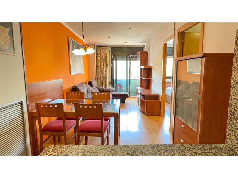 Foto 0a314750-4fe4-4eee-8e37-3465464d4098. Piso  con patio interior y balcón mirador en venta seminuevo del año 2005 en Sant Pere Nord. en Terrassa
