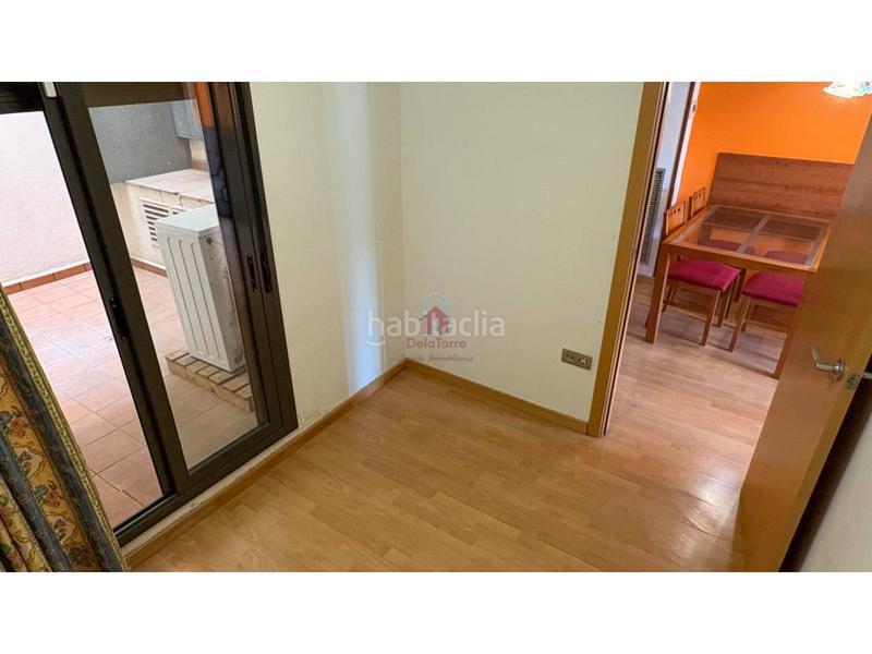 Foto 2f68952a-7151-4e85-9a40-5b4c09852a4c. Piso  con patio interior y balcón mirador en venta seminuevo del año 2005 en Sant Pere Nord. en Terrassa