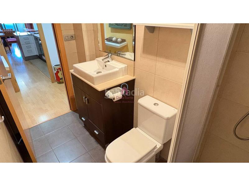 Foto 390a823e-19fe-43cb-b804-988c2f23d61d. Piso  con patio interior y balcón mirador en venta seminuevo del año 2005 en Sant Pere Nord. en Terrassa