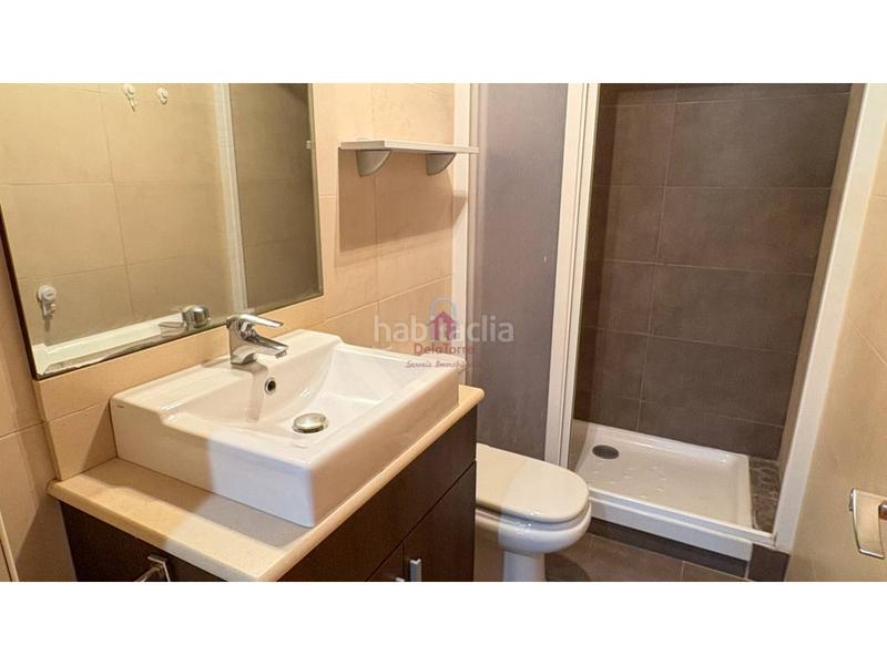 Foto 481998f0-1755-417b-9fb4-4dbd48979c1b. Piso  con patio interior y balcón mirador en venta seminuevo del año 2005 en Sant Pere Nord. en Terrassa